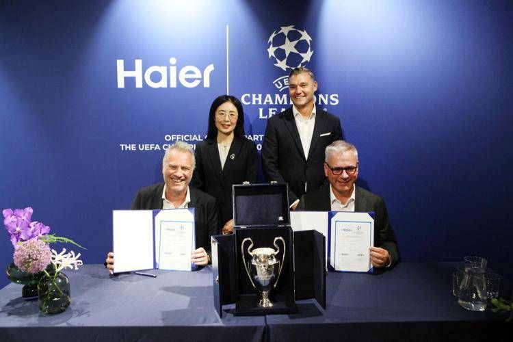 Firma accorco Haier e Uefa Champions League - uff. stampa
