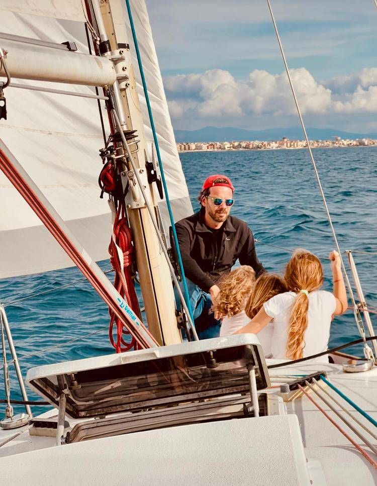 Lo psicologo Francesco Saverio Stacchini in barca a vela 