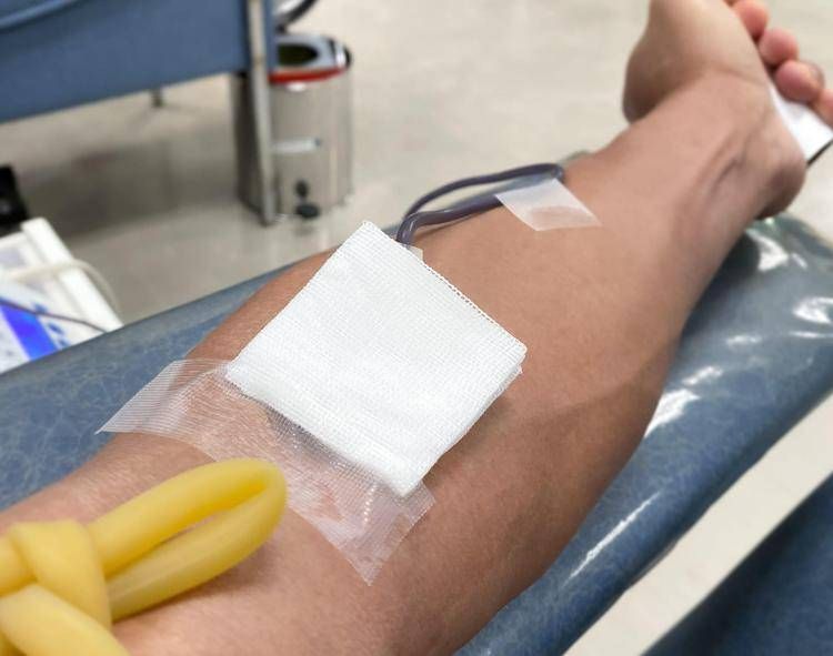 Persona che dona il sangue - (123Rf)