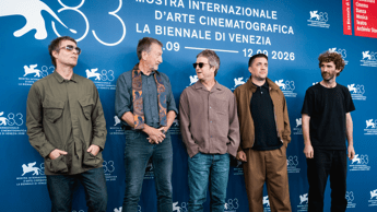 Venezia 83, i registi del doc sugli Oasis: "Tra Noel e Liam nessun chiarimento, li ha riuniti il calore del pubblico"
