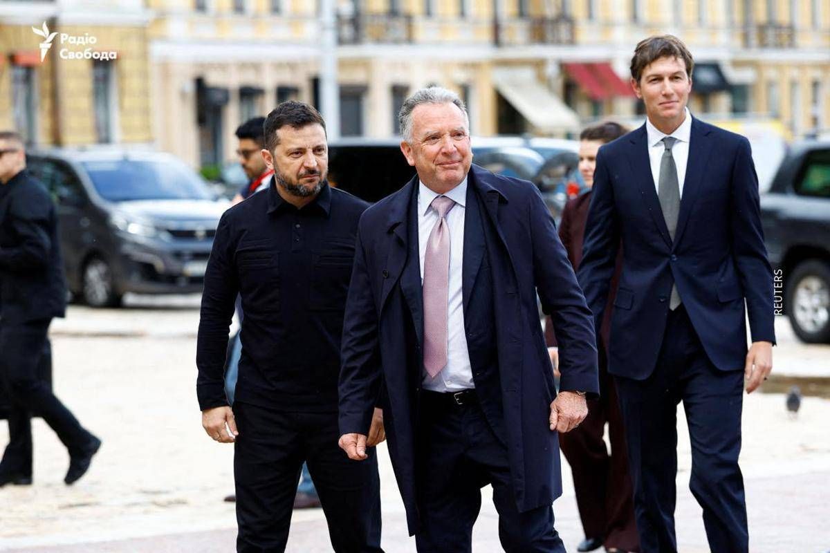 https://www.adnkronos.com/resources/02a9-2186a8ef5060-541cf513d4ad-1000/format/huge/ucraina_zelensky_witkoff_kushner_telegram.jpeg