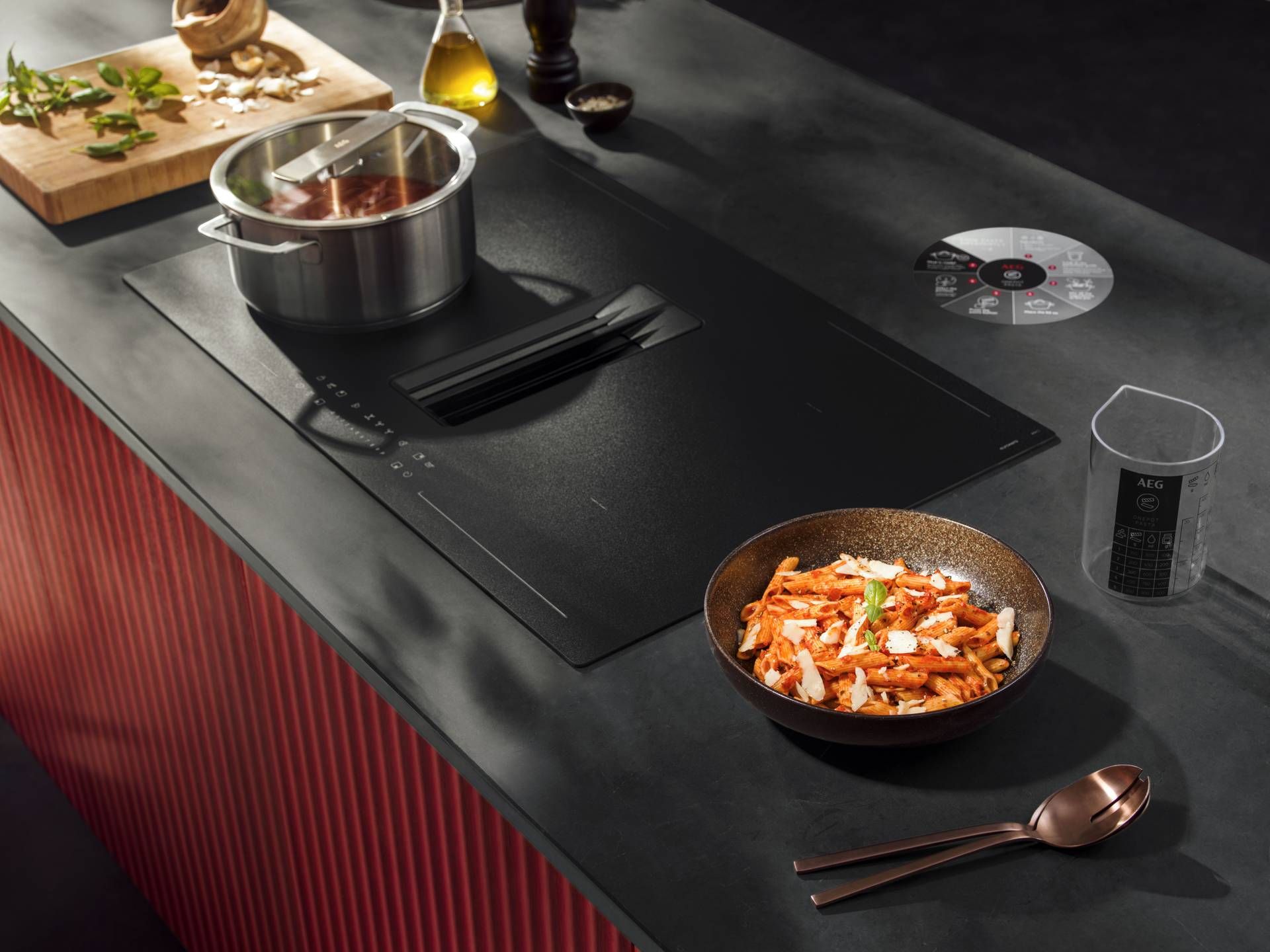 aeg piano cottura serie 7000 onepot pasta ambientata