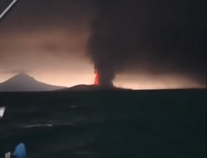 Eruzione Anak Krakatau - (Fotogramma da X)