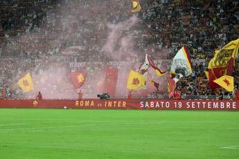 Saluti romani in curva Sud durante Roma-Atalanta all'Olimpico: 14 identificati