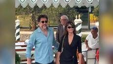 Venezia 83, Penélope Cruz e Javier Bardem sbarcano al Lido: arrivata la coppia più attesa - Video