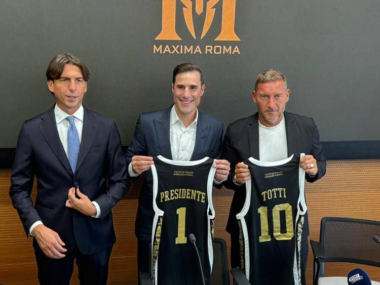 Alessandro Onorato (a sinistra), Paul Matiasic (al centro) e Francesco Totti (a destra) - Ufficio Stampa 