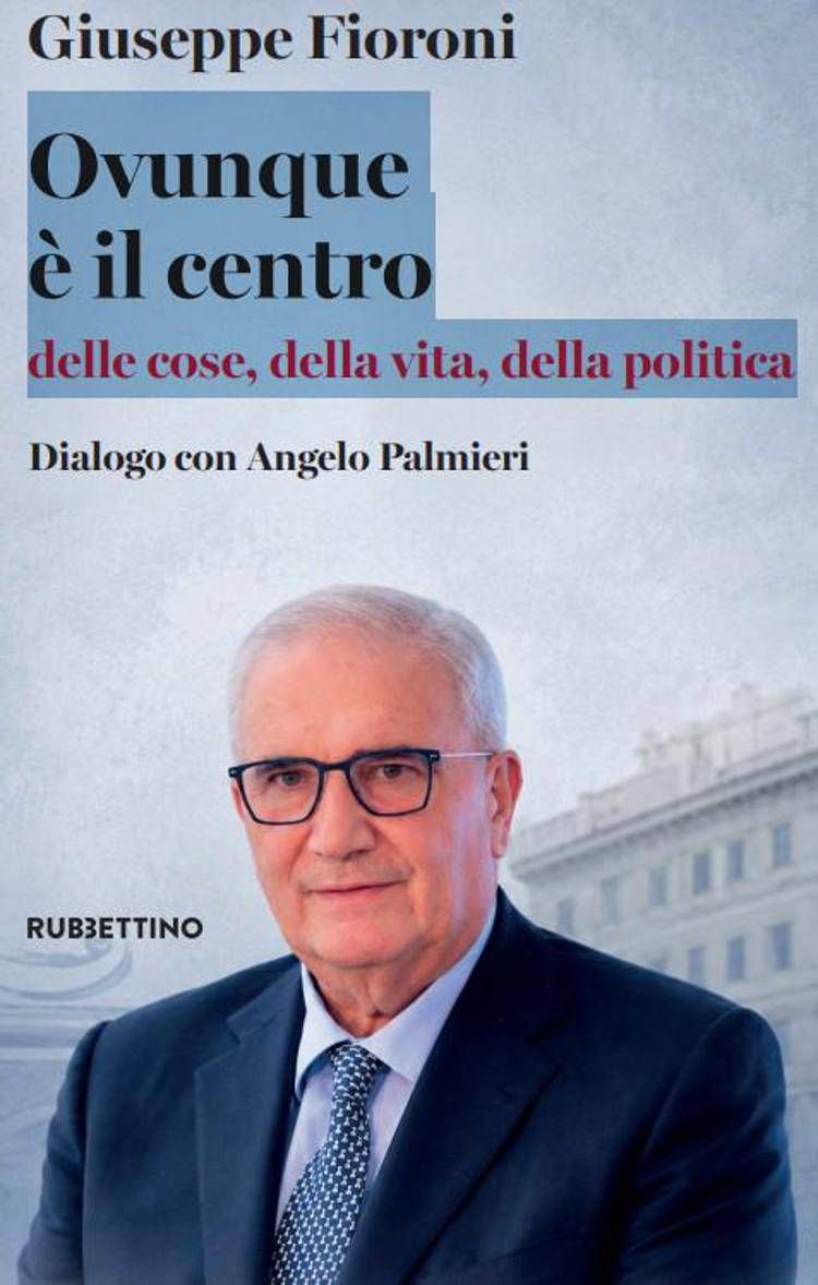 'Ovunque è il centro', la passione per la democrazia nel nuovo libro di Fioroni
