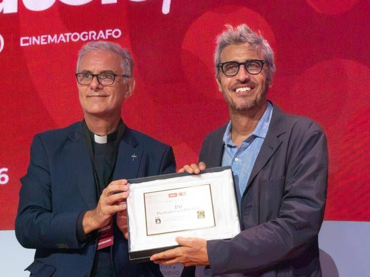 (Pif con don Stefano Stimamiglio - ufficio stampa del Premio)