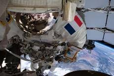 L'astronauta dell'ESA Sophie Adenot durante  un'attività extraveicolare Nasa il 18 agosto, la prima passeggiata spaziale per Sophie e per una donna francese (Foto Esa/Nasa)