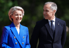 Ursula von der Leyen con il premier canadese Mark Carney, ospite d'onore al Soteu - Fotogramma/Ipa