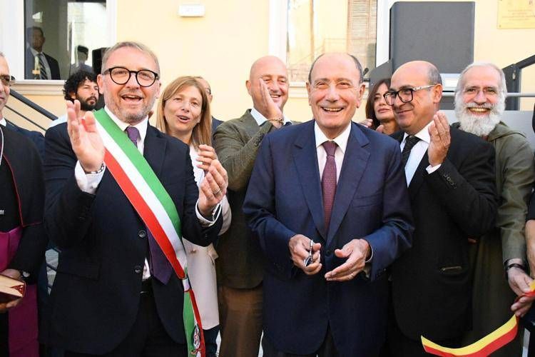 Trappeto, scuola intitolata a fratel Biagio Conte