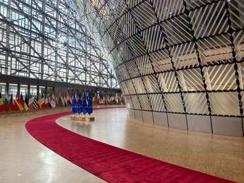 Veduta interna dell'Europa Building, sede del Consiglio Ue e del Consiglio Europeo, a Bruxelles - Foto Adnkronos