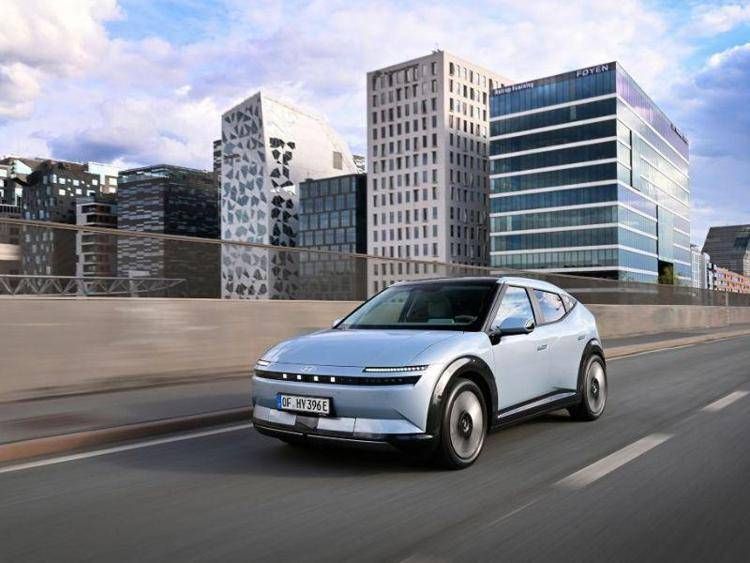 Hyundai IONIQ 3 apre gli ordini in Italia