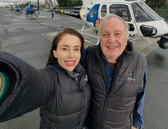 Elicottero di una tv precipita mentre filma un incidente stradale: almeno 3 morti, tragedia a Los Angeles