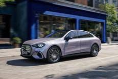 Mercedes, cresce la classe C con l'elettrica 300 4Matic