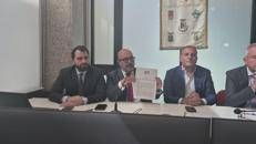 Campania: Sangiuliano, 'via calamite e kebab dai centri storici'