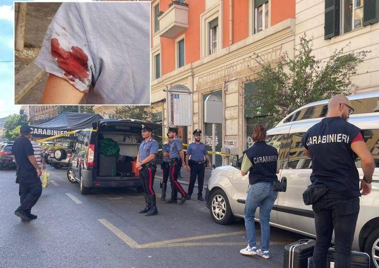 Rilievi dei carabinieri, nel riquadro il braccio della donna ferita - Foto Adnkronos e dal profilo Fb di Cristina Stillitano