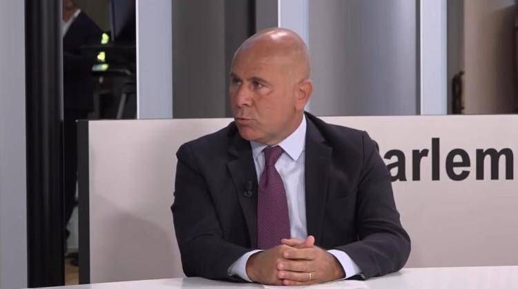 Salvatore De Meo (Fi/Ppe) nel corso della diretta 