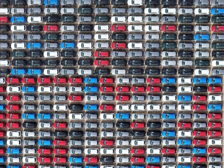 Automobili