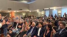 Torino, una donna contesta Vannacci e viene allontanata. Lui: 