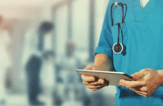 Medico - (Canva)