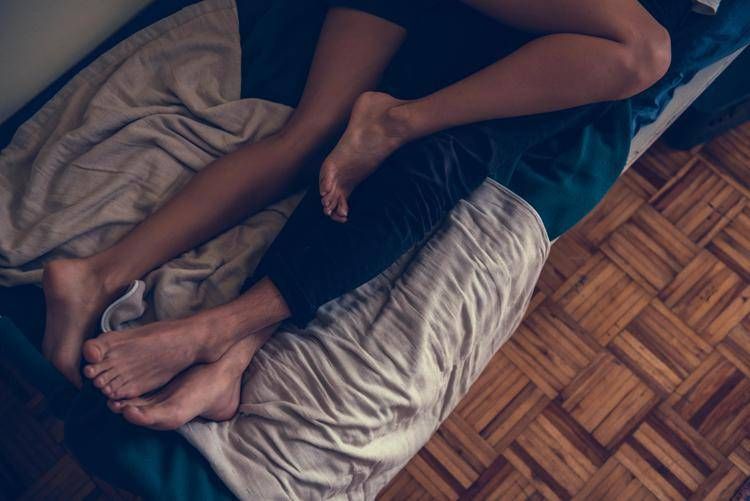 Coppia a letto - (123RF)