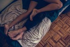 Coppia a letto - (123RF)
