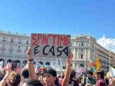 Il corteo Spin Time - (Foto Adnkronos)