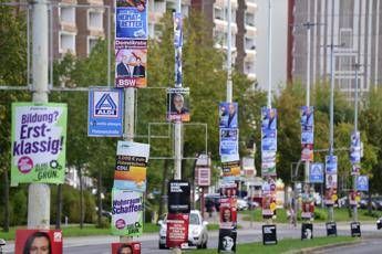 Manifesti con i candidati - (Afp)