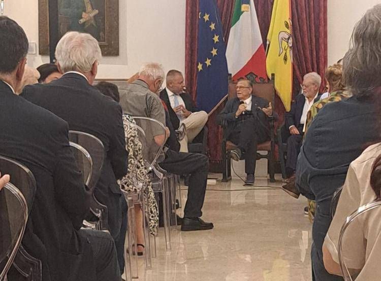 La cerimonia della consegna del premio