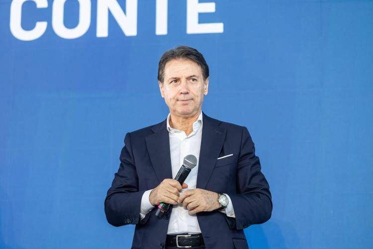 Giuseppe Conte a Nova - (Fotogramma/Ipa9