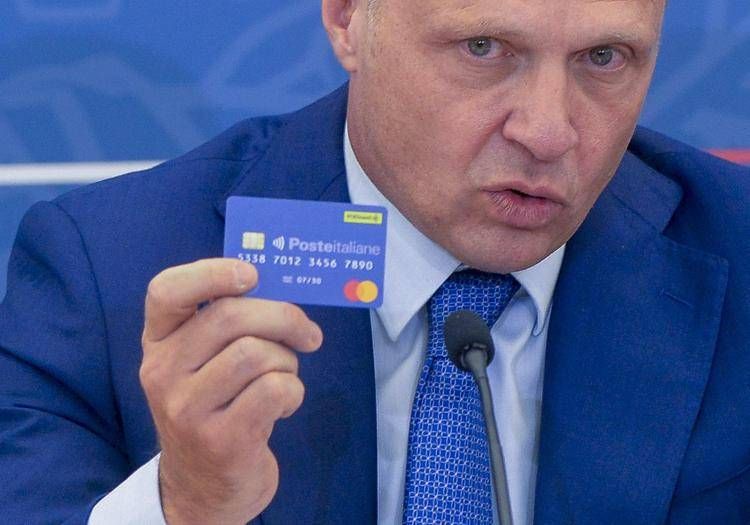 Il ministro Lollobrigida e la 'Carta dedicata a te' - Ipa