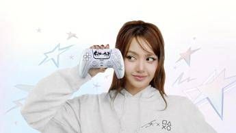 PlayStation e Lisa delle Blackpink insieme per un nuovo DualSense