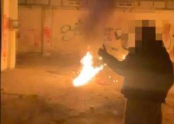 Fabbricavano molotov e le testavano in un capannone, perquisizioni e sequestri a quattro giovanissimi - Video