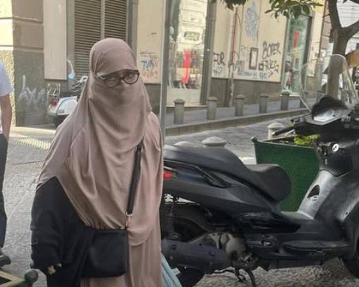 https://www.adnkronos.com/resources/02a9-21a7ae4fa6cc-52673b29097d-1000/format/huge/niqab_napoli_sangiuliano.jpeg