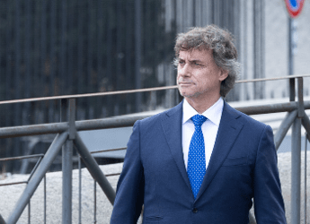 Operaio muore al Colosseo, Rai rinvia serata evento di Alberto Angela: "Andrea aveva l'età dei miei figli"