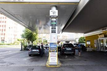 I prezzi del gasolio sono stabilmente ben al di sopra dei 2 euro al litro
 - Fotogramma/Ipa