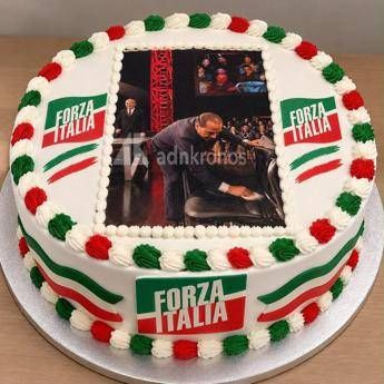 Forza Italia a Napoli ricorda compleanno Berlusconi, spunta la torta per il 29 settembre con il Cav che 'pulisce' la sedia di Travaglio