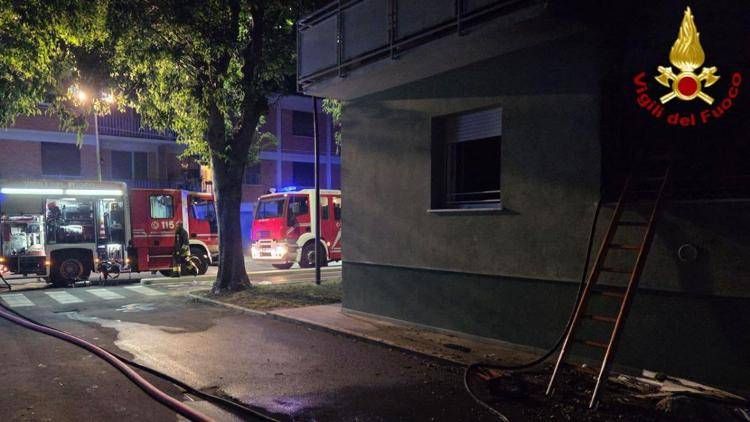 L'intervento dei vigili del fuoco a Lucca