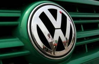 Volkswagen richiama 2,8 milioni di veicoli per rischio corrosione sterzo: i modelli interessati