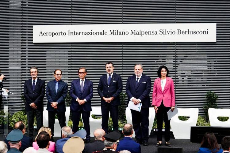 L'intitolazione dell'aeroporto di Milano Malpensa a Silvio Berlusconi - (Ipa)