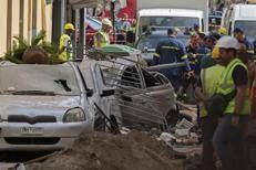 Crollo di un edificio ad Atene - (Afp)