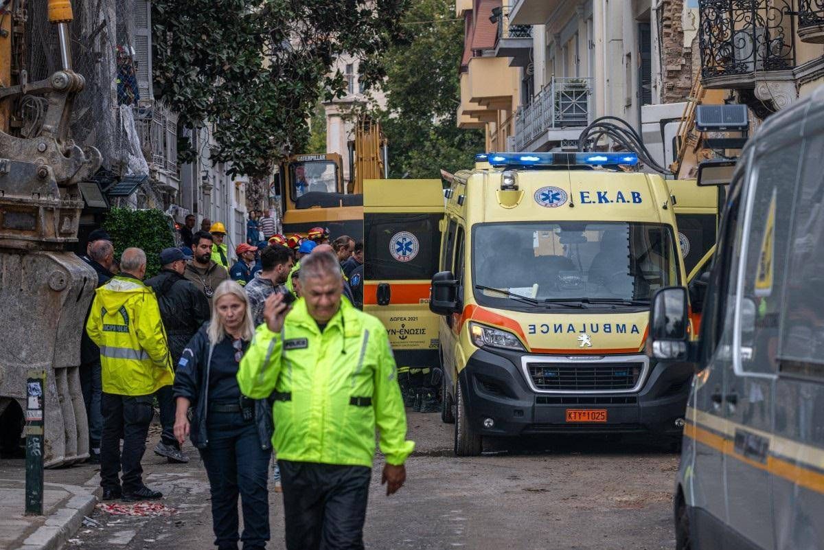 Aggiornamento, Atene, sei vittime dopo l’esplosione: crolla edificio di tre piani