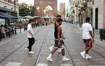 Stop sussidi alle famiglie dei 'maranza', il ddl di Fratelli d'Italia: benefici sospesi se minore condannato ad almeno un anno