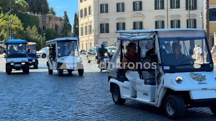 Golf car - Adnkronos