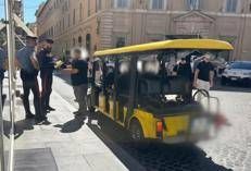Giungla golf car a Roma, blitz e controlli a tappeto dei carabinieri nel centro della Capitale