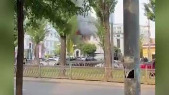 Raid su Kiev, in fiamme l'Accademia delle Scienze: persone fuggono dalle finestre per salvarsi