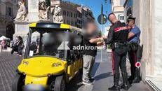 Invasione golf car a Roma, blitz e controlli dei carabinieri nel centro della Capitale - Video