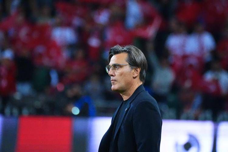 Italia avanti 3-0 a fine primo tempo, i tifosi della Turchia contro Montella: "Dimissioni"