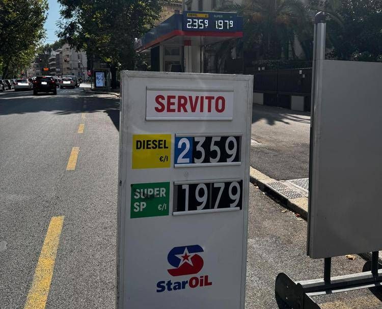 Un distributore di carburanti